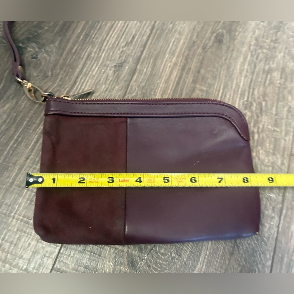 Versona clutch / wristlet / wallet in two toned purple. Gently used - Picture 3 of 7